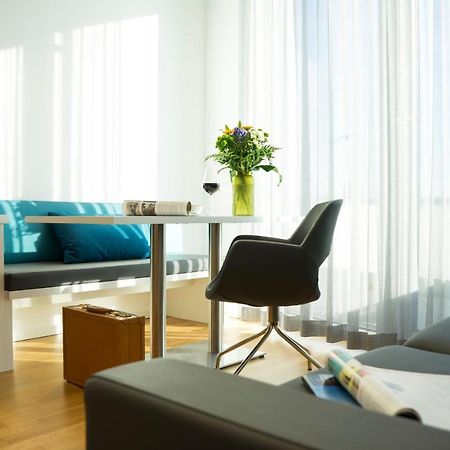 הרצוגנאוראך Seven Hotel + Boardinghouse מראה חיצוני תמונה