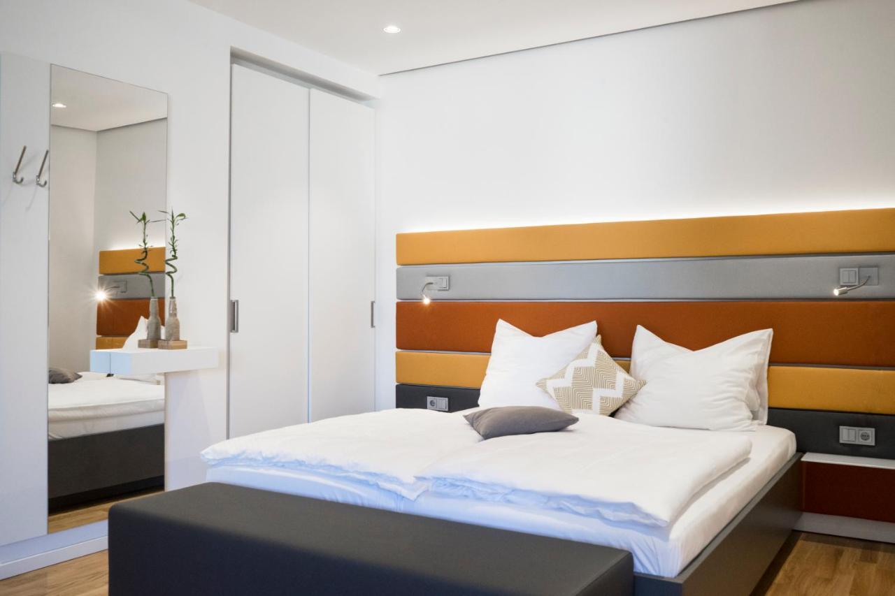 הרצוגנאוראך Seven Hotel + Boardinghouse מראה חיצוני תמונה